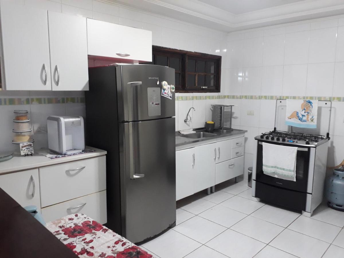 Casa de férias Linda Casa, 3 Quartos, Acomoda 10 Pessoas, Ha 1,5 Km Da Da Enseada