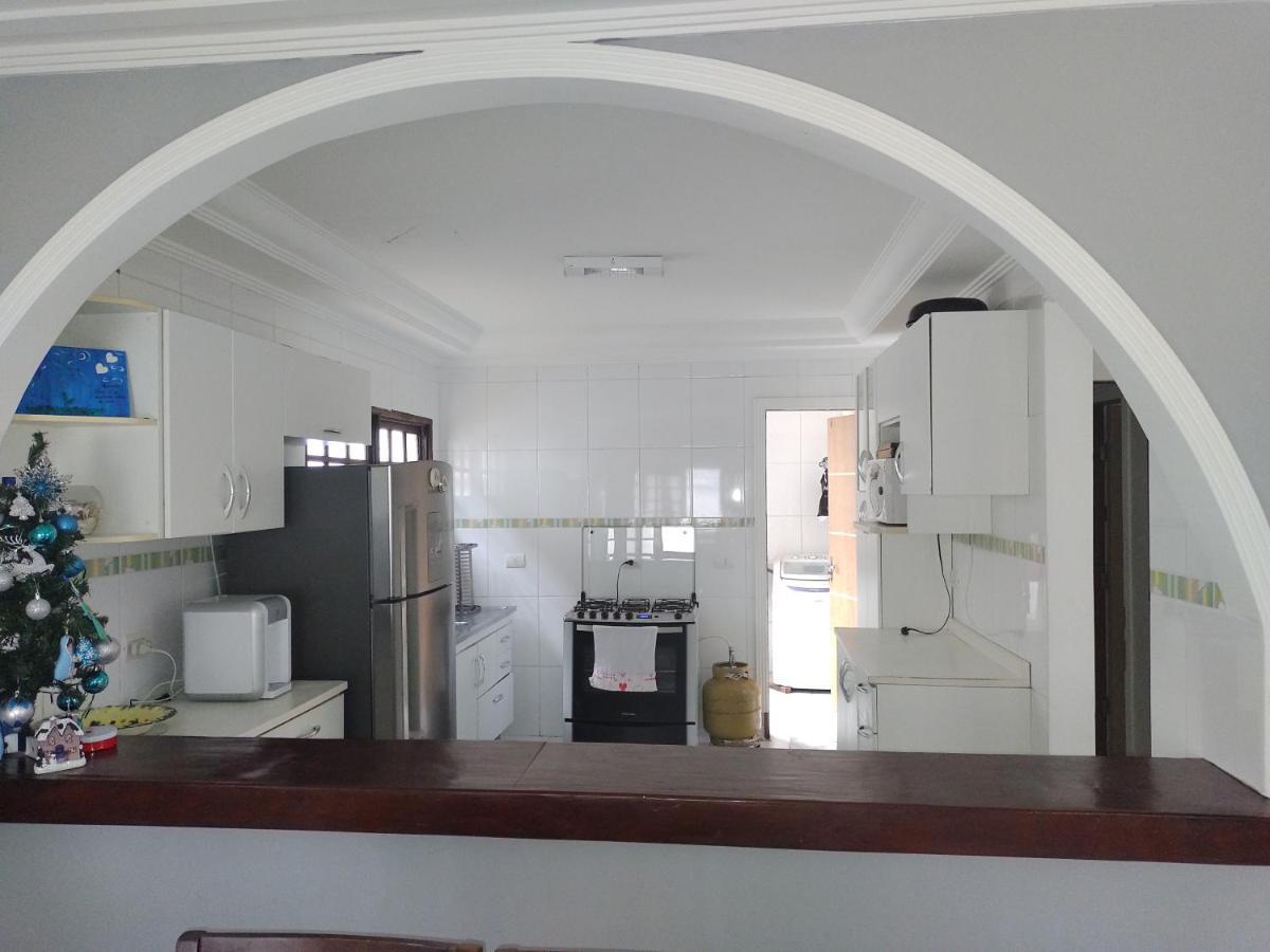 Casa de férias Linda Casa, 3 Quartos, Acomoda 10 Pessoas, Ha 1,5 Km Da Da Enseada